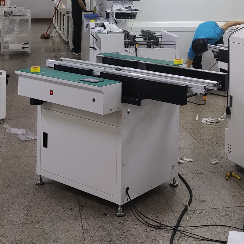 球盟会伸缩升降接驳台